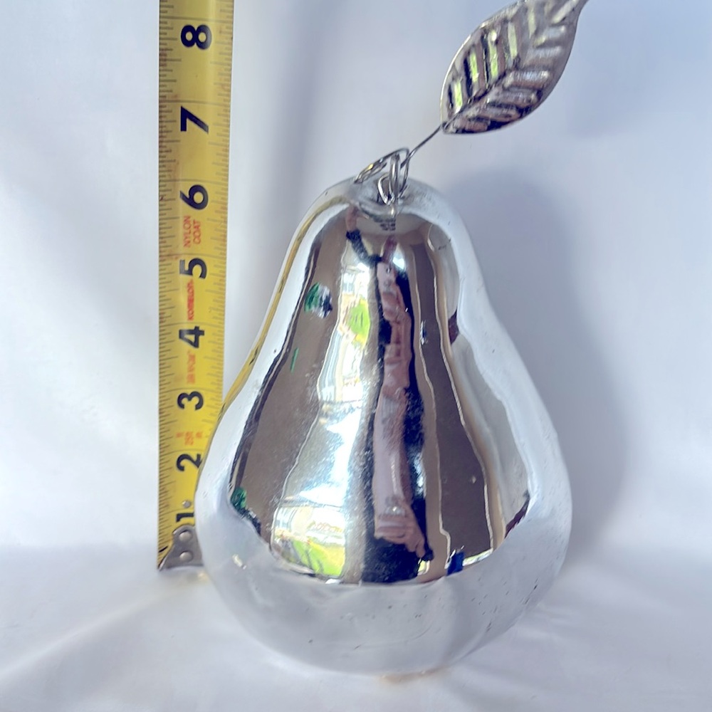 Vintage 2002 Beautiful Silver Pear Sculpture - Home Accents Decor - Picture 5 of 7